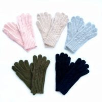 Gloves - Cable Knit with touchscreen finger opening
