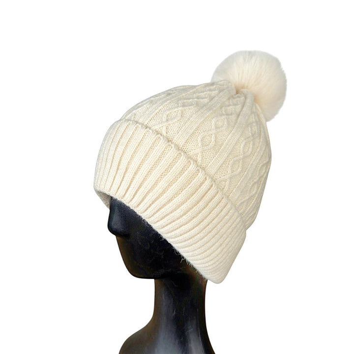Beanie with pompom and fleece lining