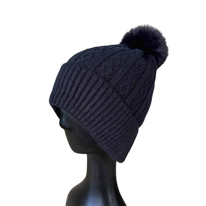 Beanie with pompom and fleece lining